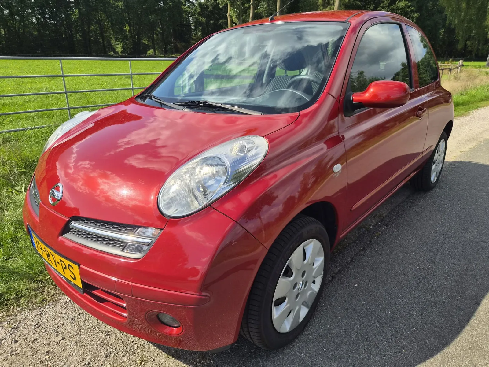 Nissan Micra (2005) — foto 1