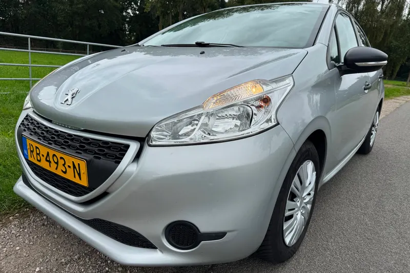 Peugeot 208 (2014)