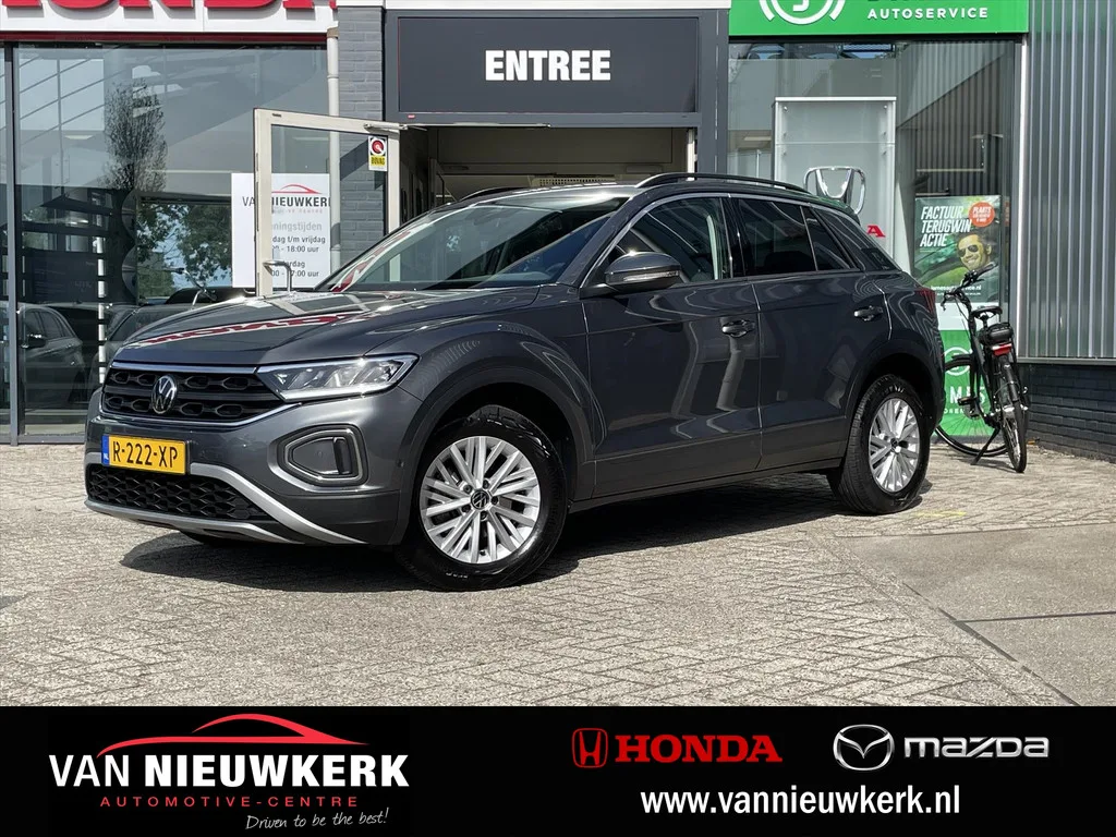 Volkswagen T-Roc (2022) — foto 1