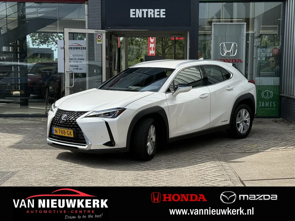 Lexus UX (2020) — foto 1