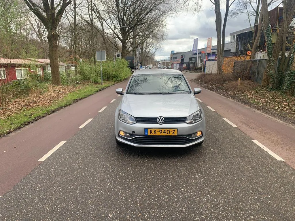 Volkswagen Polo (2016) — foto 1
