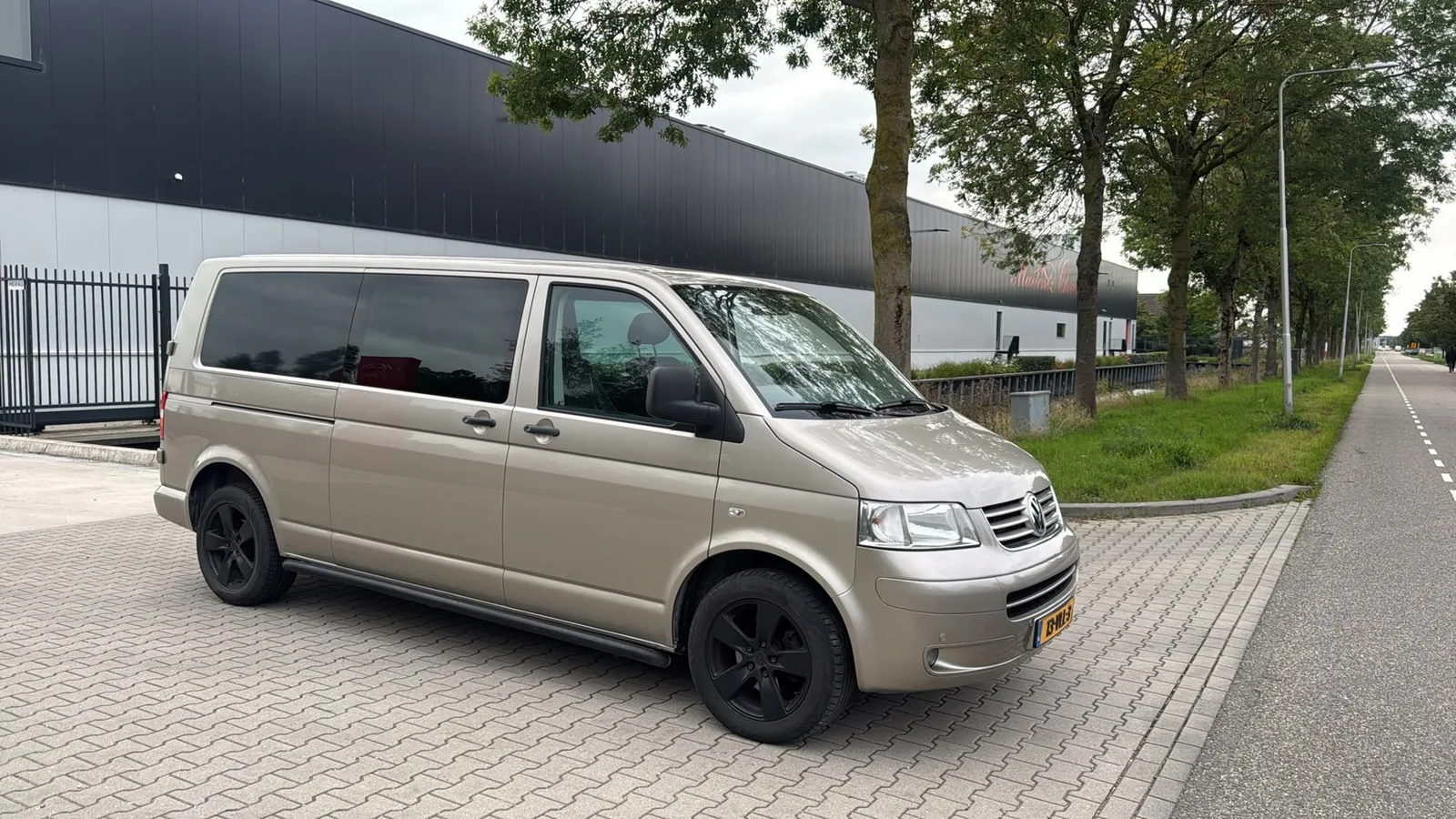 Volkswagen Transporter (2008) — foto 1