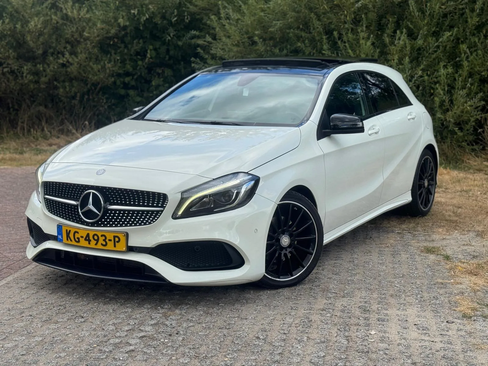 Mercedes-Benz A-Klasse (2016) — foto 1