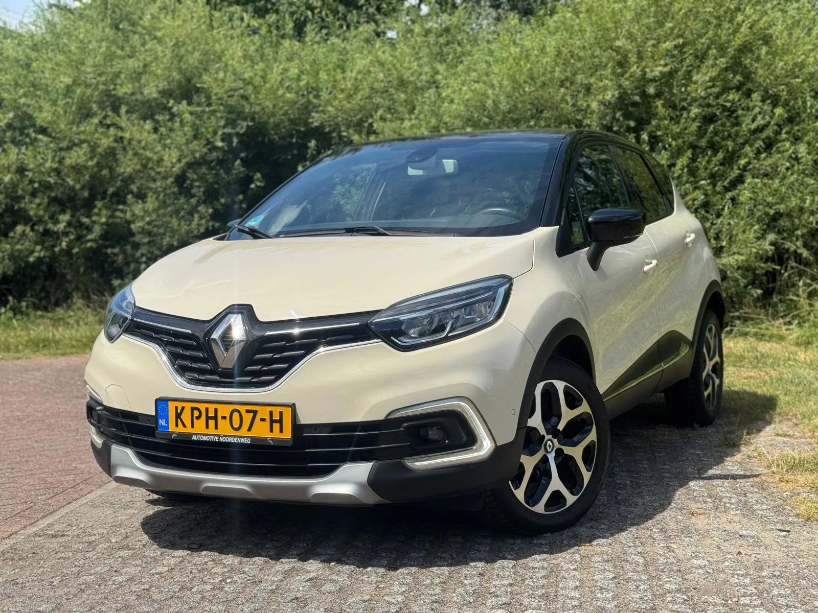 Renault Captur (2018) — foto 1