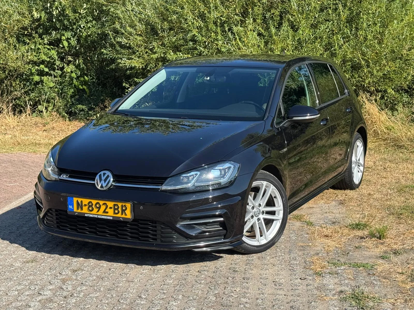 Volkswagen Golf (2017) — foto 1