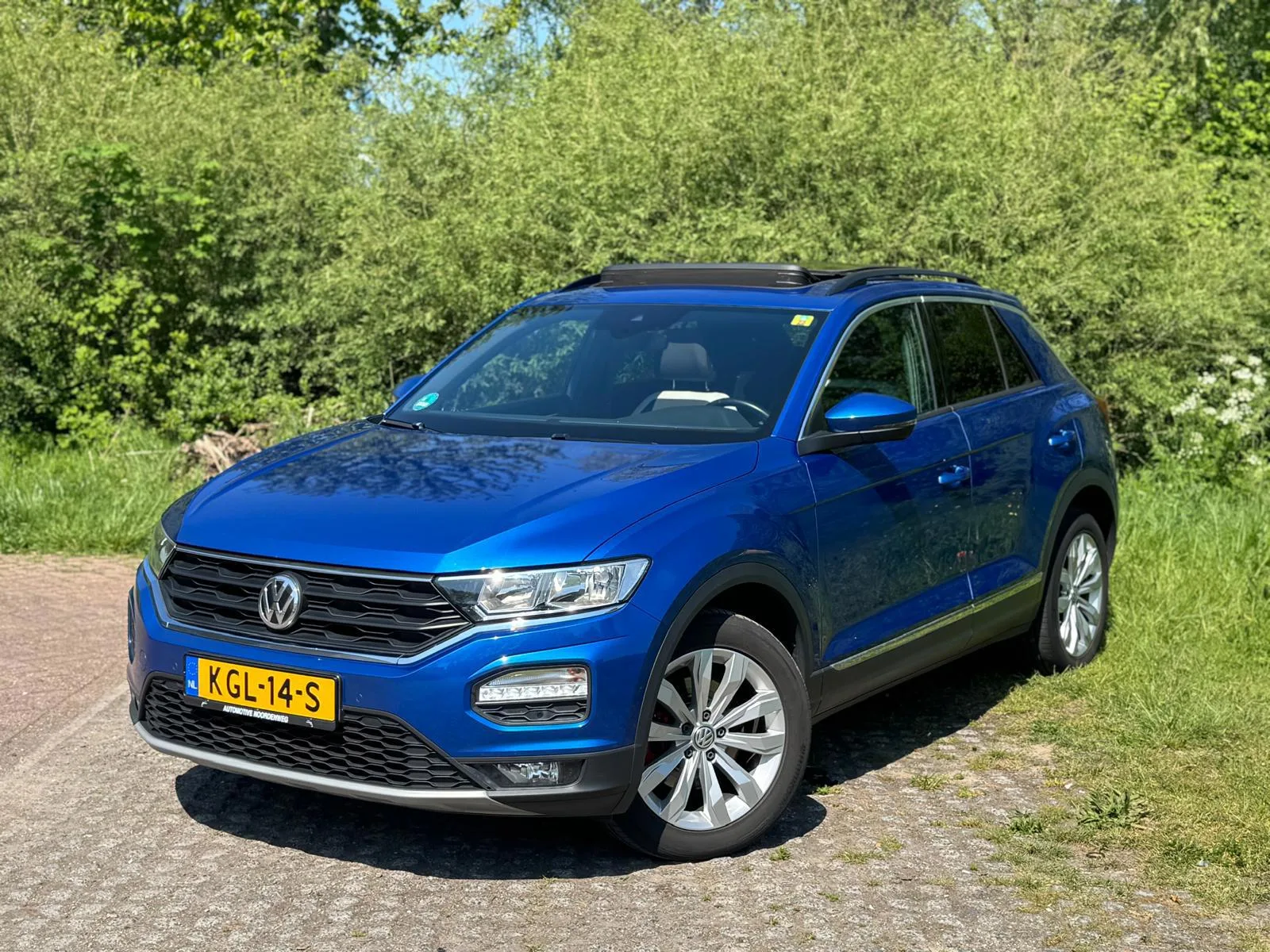 Volkswagen T-Roc (2018) — foto 1