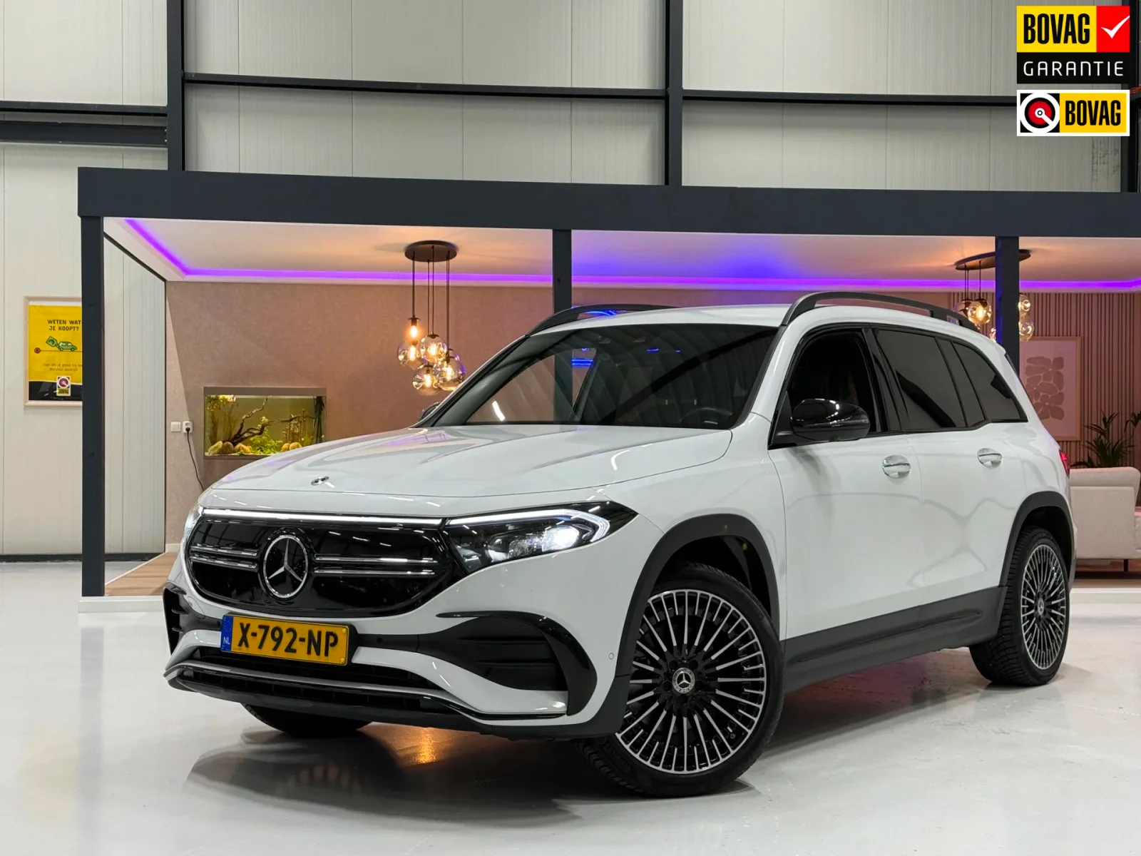 Mercedes-Benz EQB (2024) — foto 1