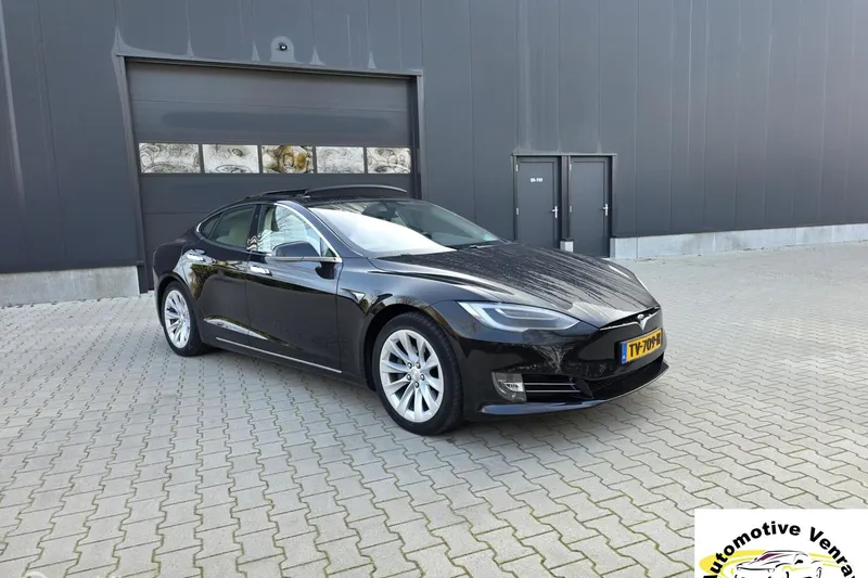 Tesla Model S (2018)