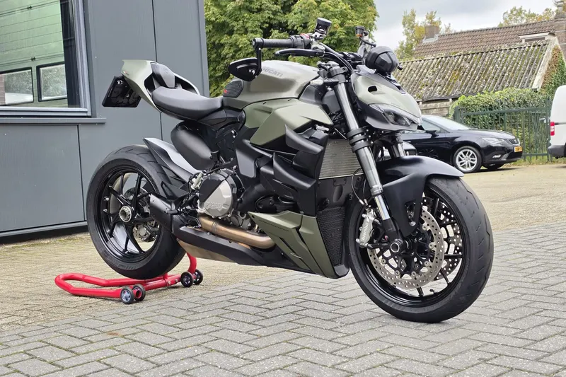Ducati Streetfighter V2 (2024)
