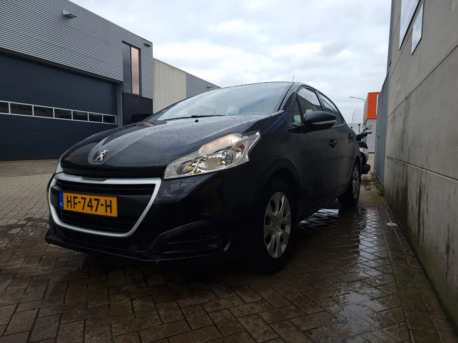 Peugeot 208 (2015) — foto 1