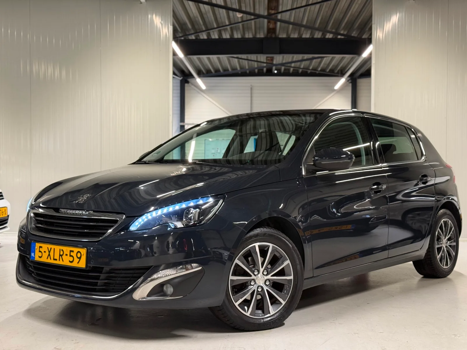 Peugeot 308 (2014) — foto 1