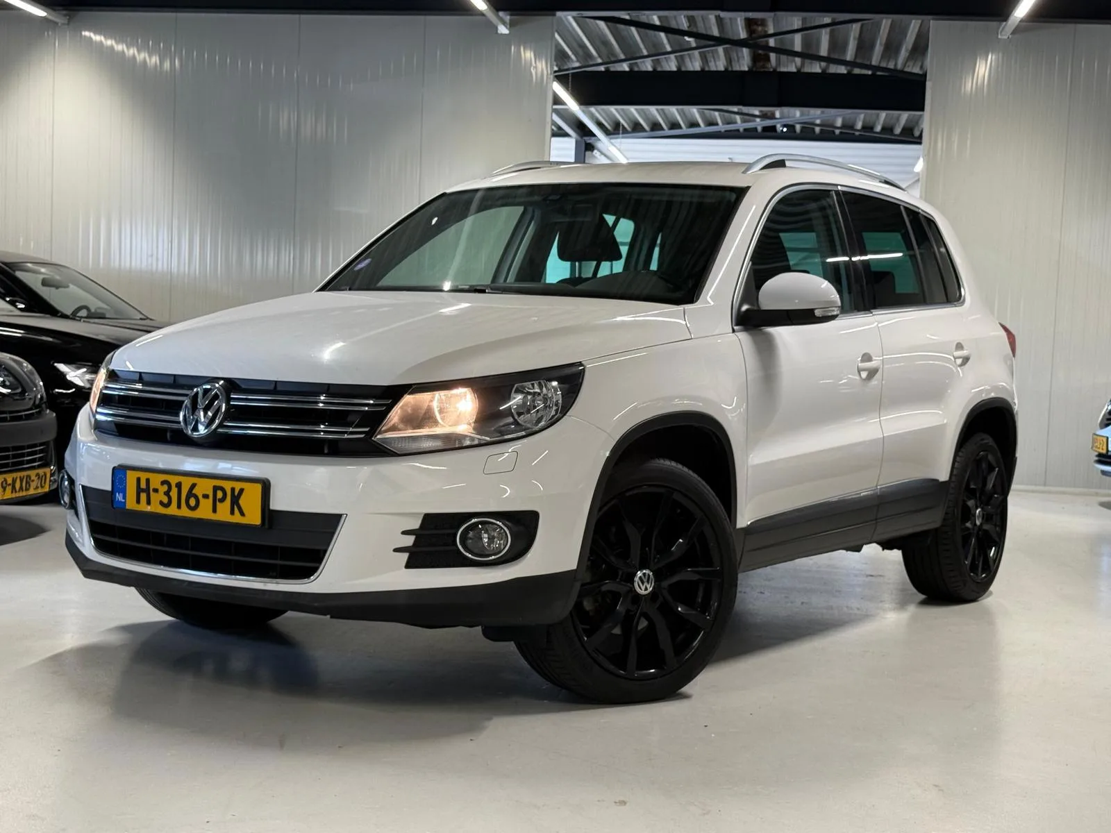 Volkswagen Tiguan (2012) — foto 1