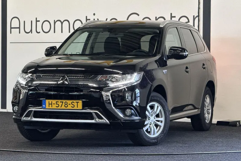Mitsubishi Outlander (2020)