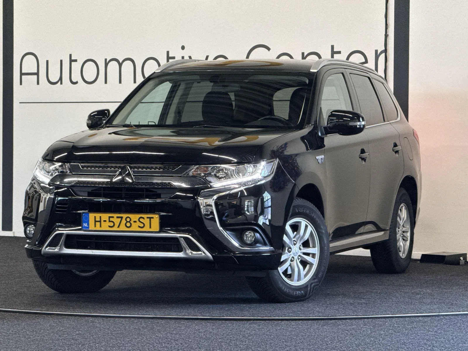Mitsubishi Outlander (2020) — foto 1