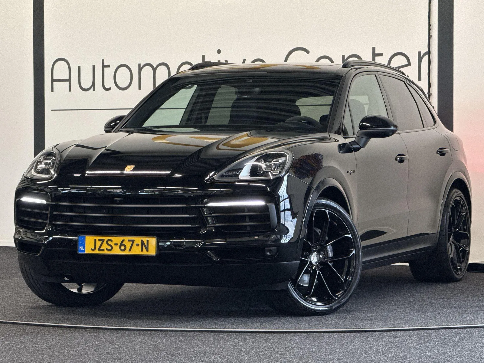 Porsche Cayenne (2023) — foto 1