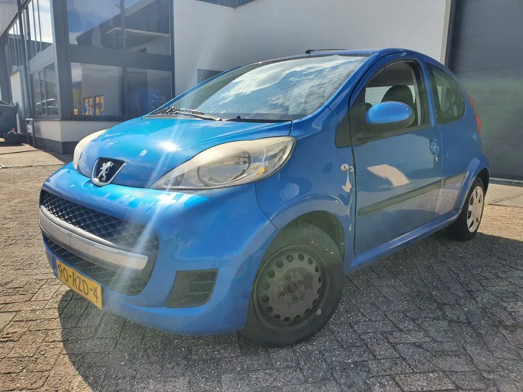 Peugeot 107 (2011) — foto 1