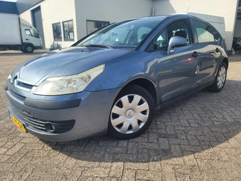 Citroën C4 (2004) — foto 1