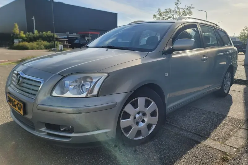 Toyota Avensis (2005)