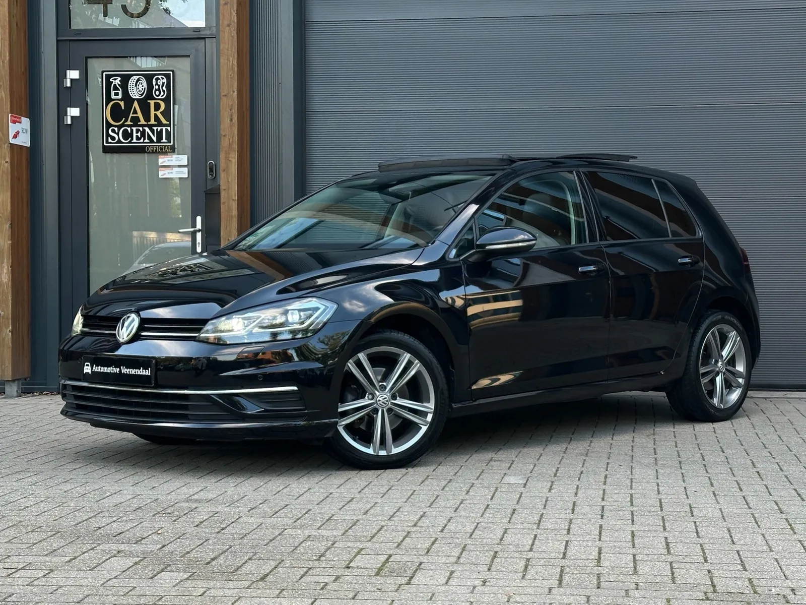 Volkswagen Golf (2019) — foto 1