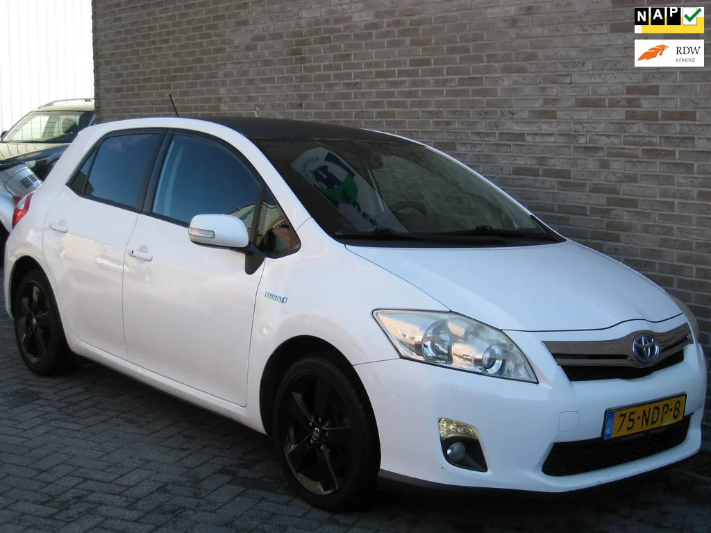 Toyota Auris (2010) — foto 1