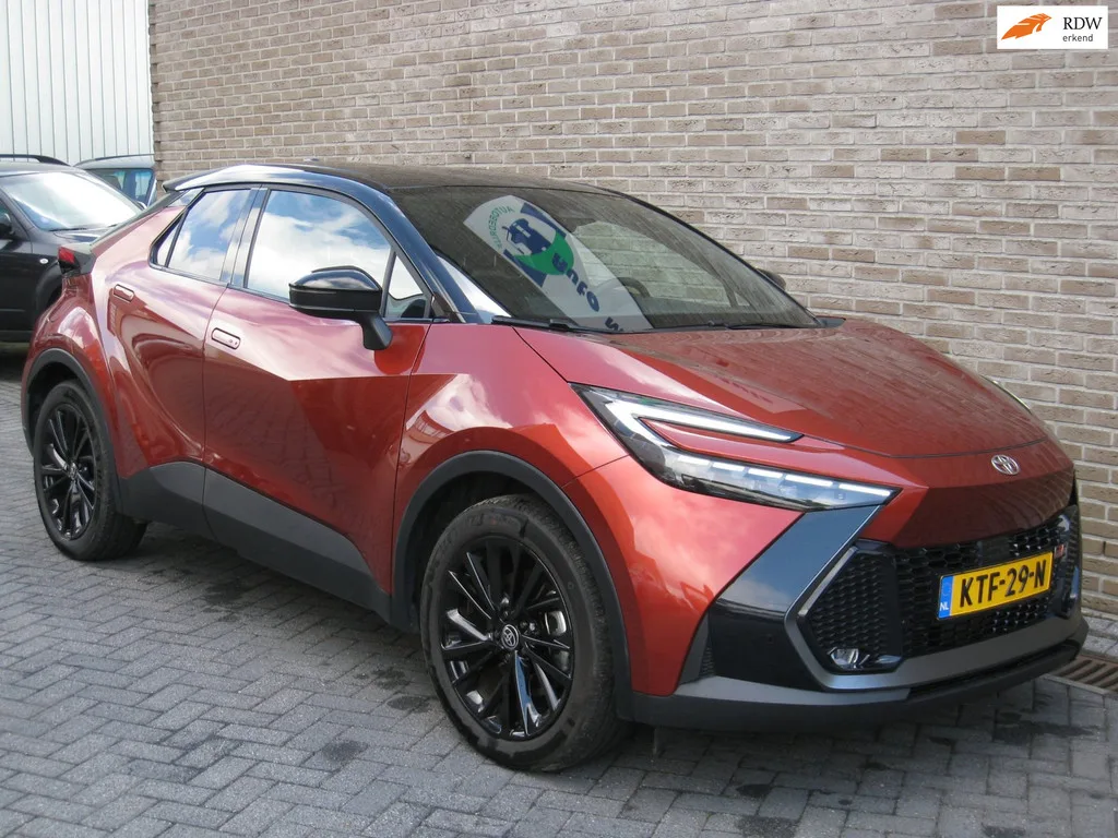 Toyota C-HR (2025) — foto 1