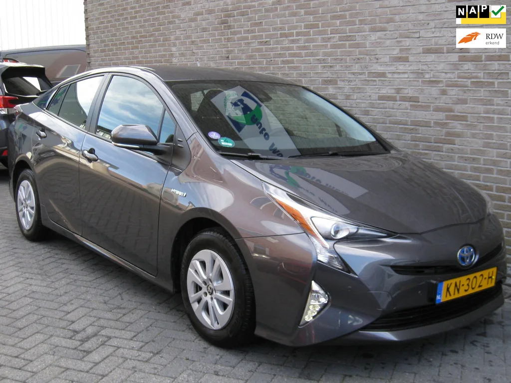 Toyota Prius (2016) — foto 1