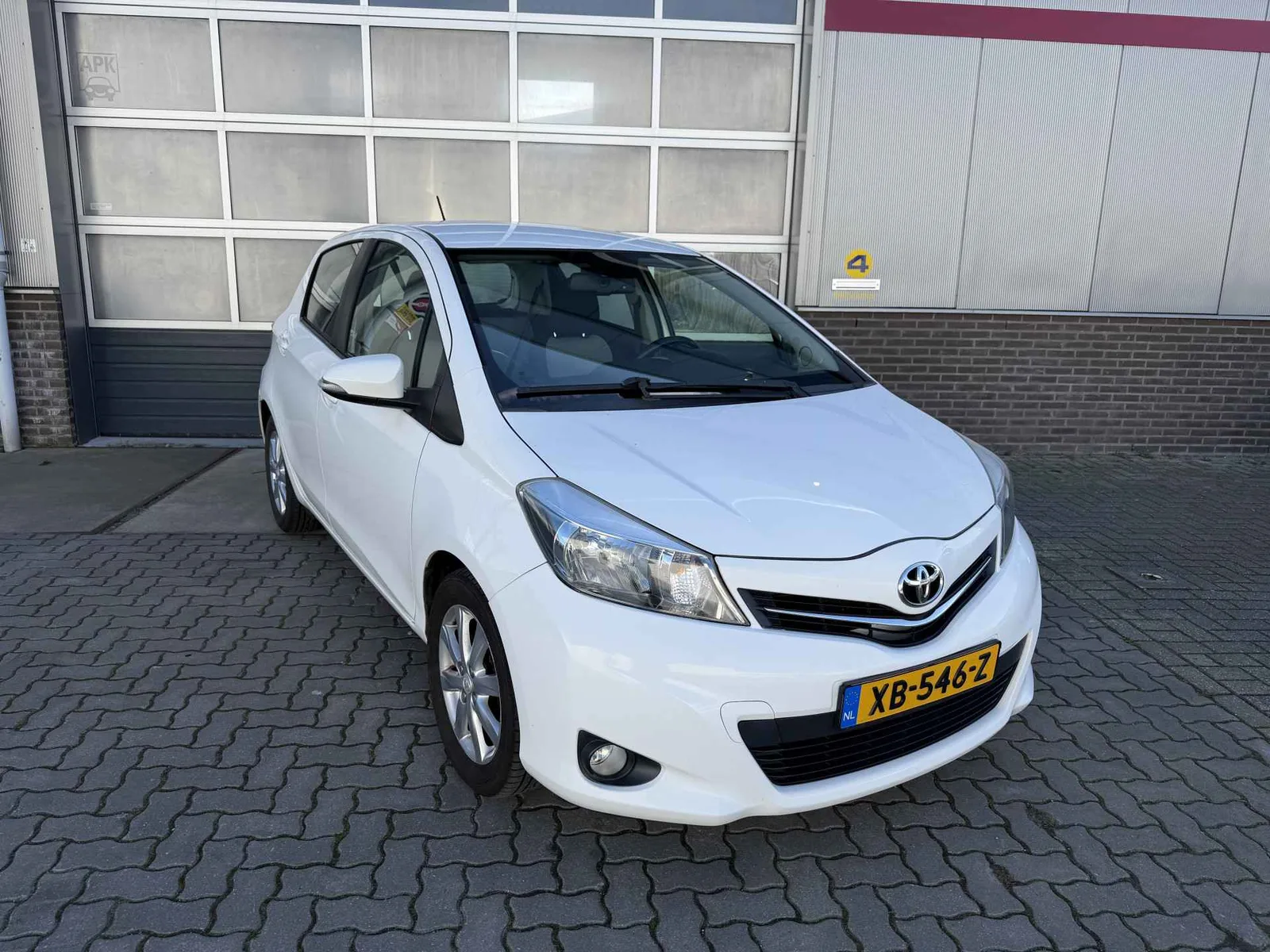 Toyota Yaris (2012) — foto 1
