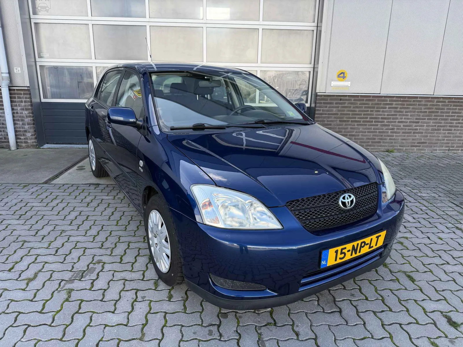 Toyota Corolla (2004) — foto 1