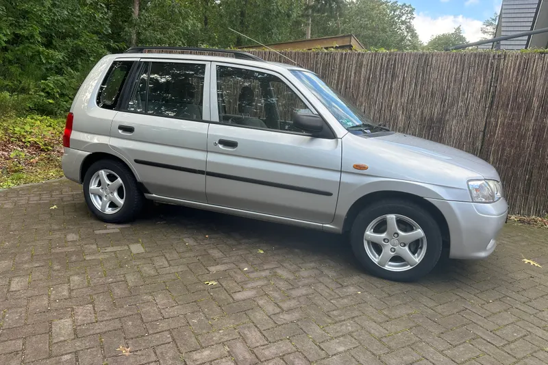 Mazda Demio (2002)