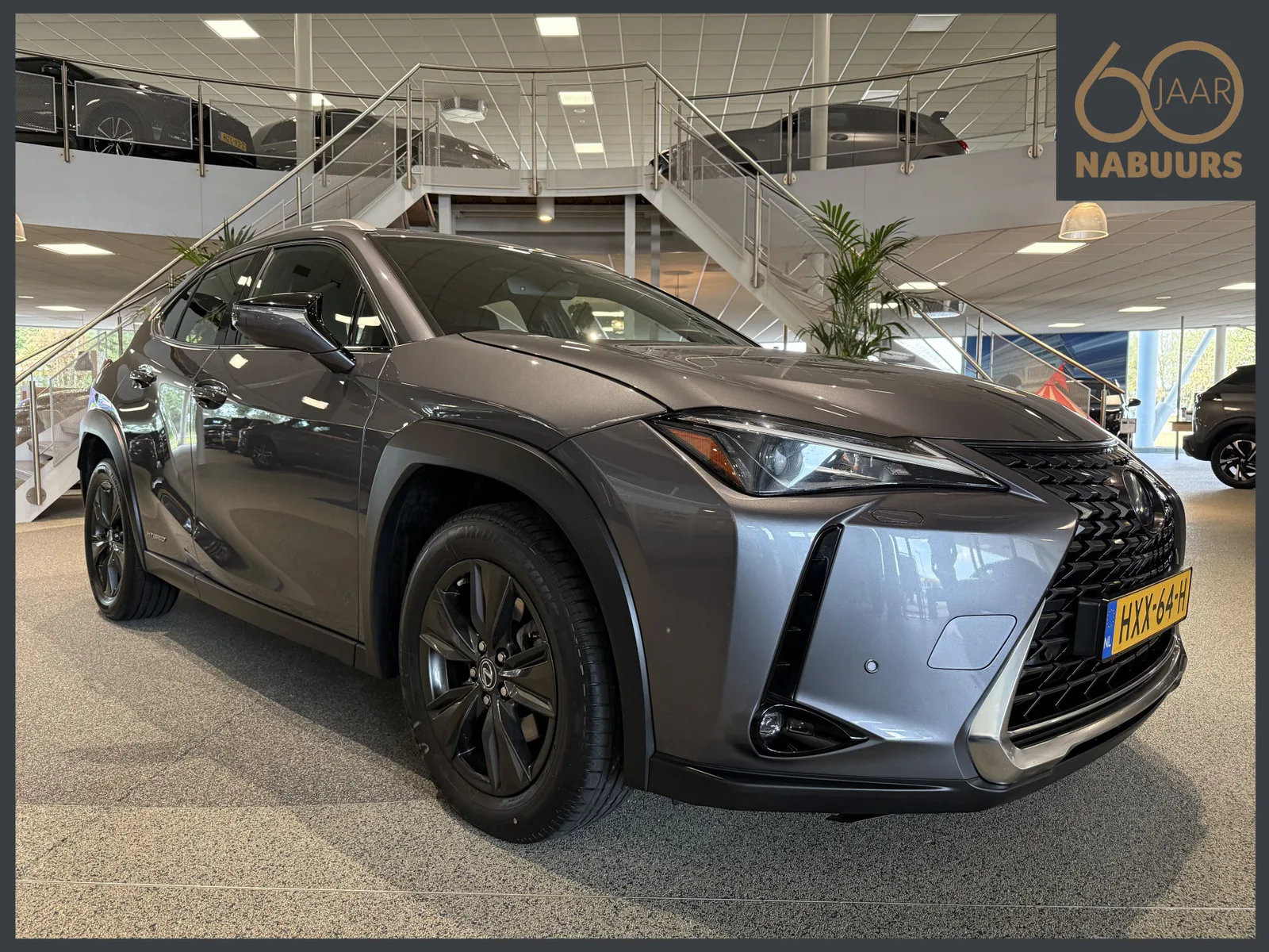 Lexus UX (2019) — foto 1
