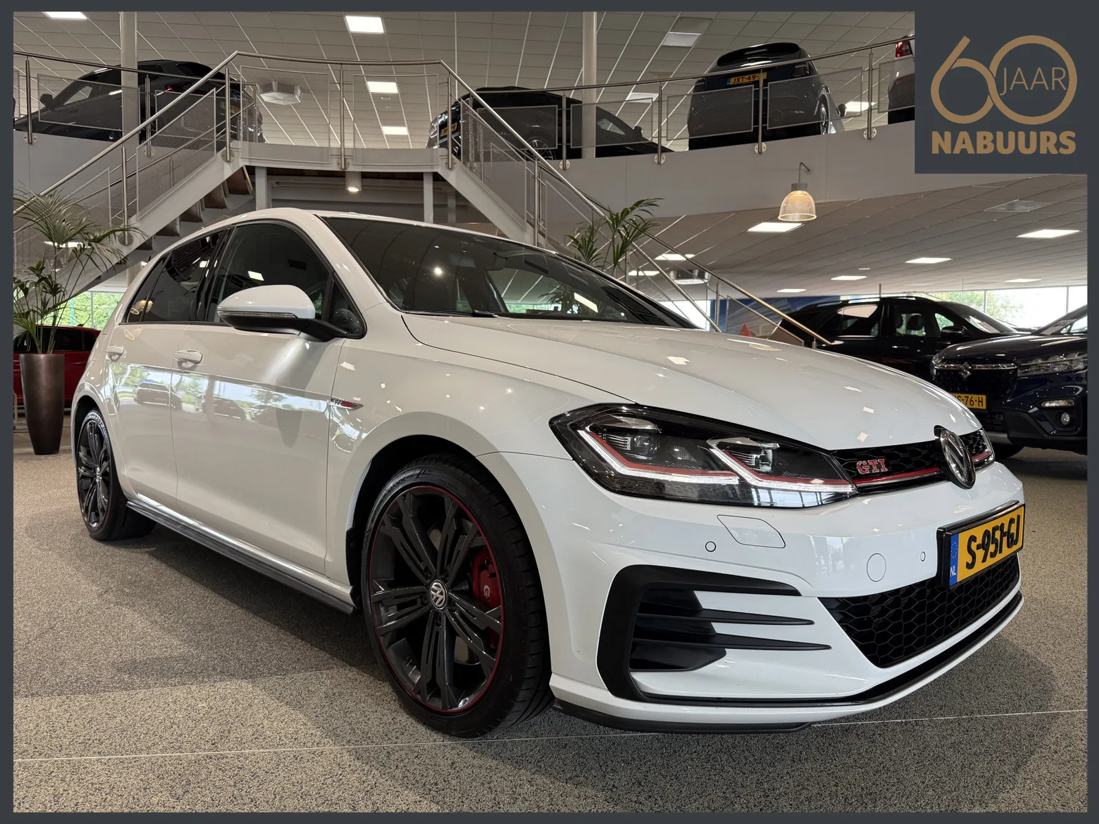 Volkswagen Golf (2019) — foto 1