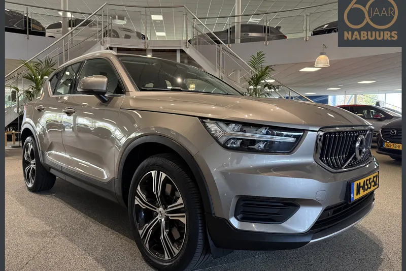 Volvo XC40 (2022)