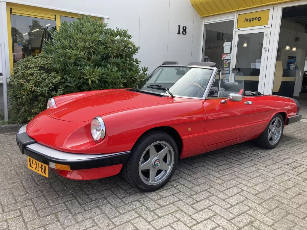 Alfa Romeo Spider (1984) — foto 1