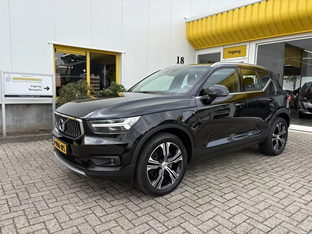 Volvo XC40 (2026) — foto 1