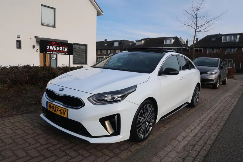 Kia ProCeed (2021)