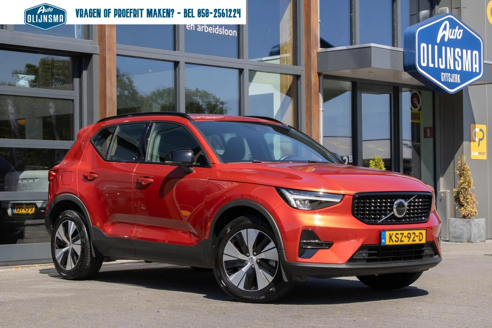 Volvo XC40 (2023) — foto 1