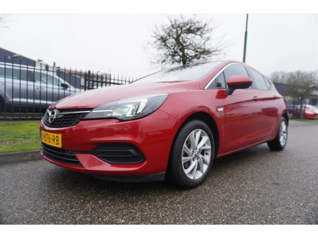 Opel Astra (2021) — foto 1