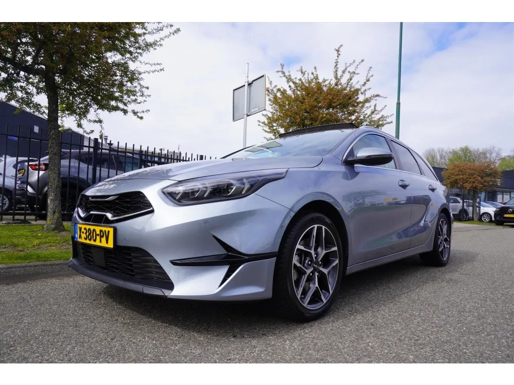 Kia Ceed (2024) — foto 1