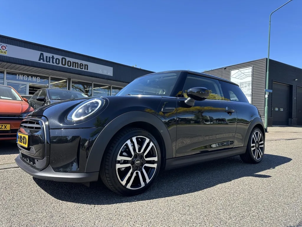 MINI One (2022) — foto 1