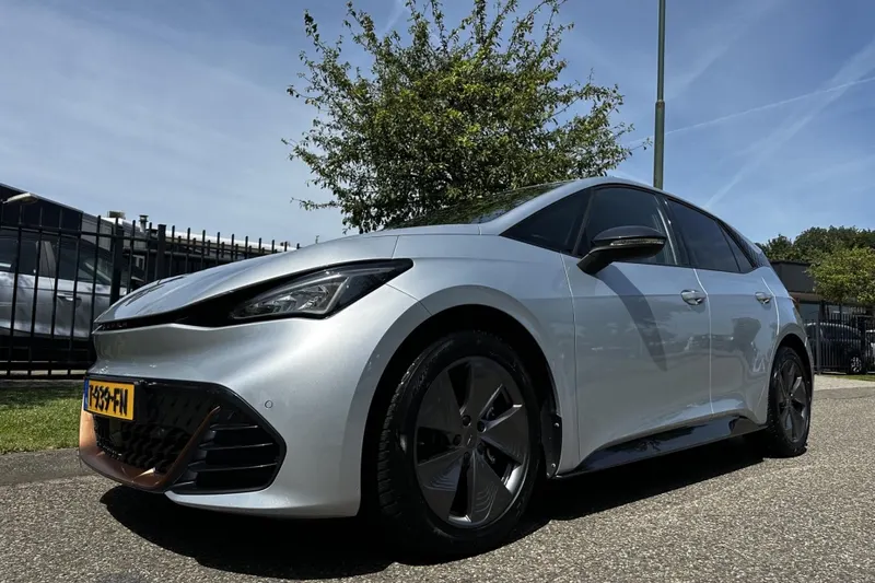 CUPRA Born (2023)