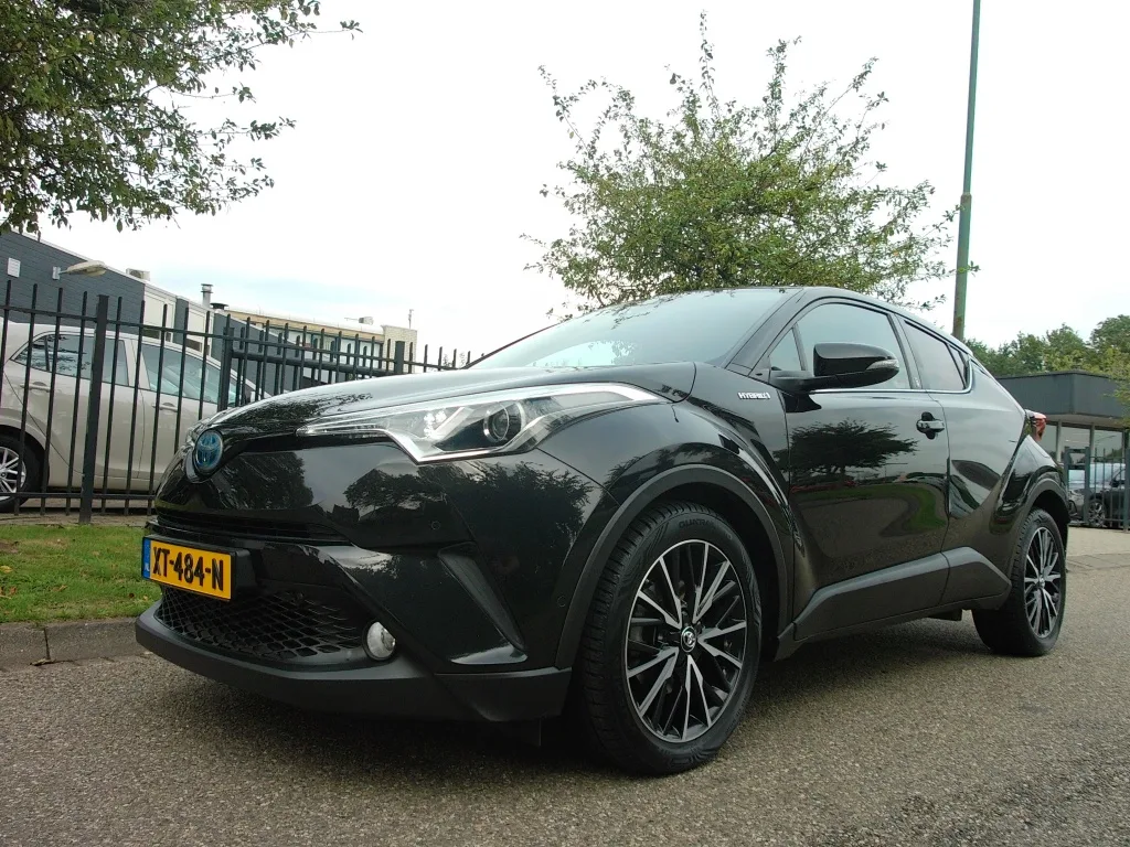 Toyota C-HR (2019) — foto 1