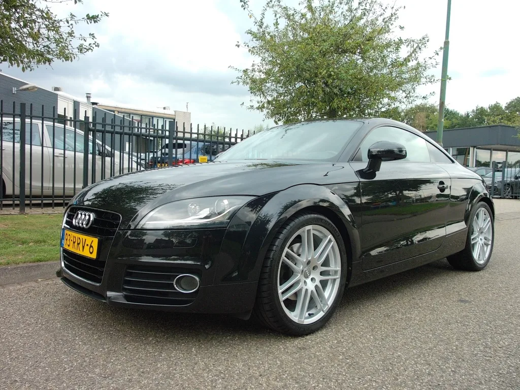 Audi TT (2011) — foto 1