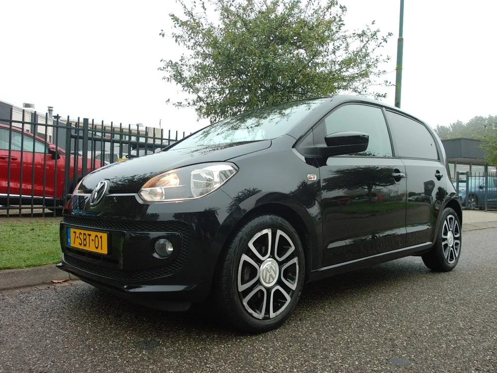 Volkswagen Up! (2013) — foto 1