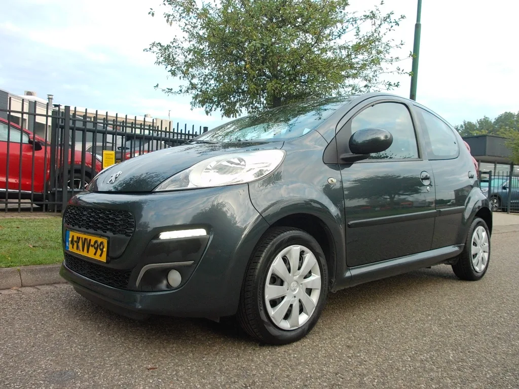 Peugeot 107 (2013) — foto 1
