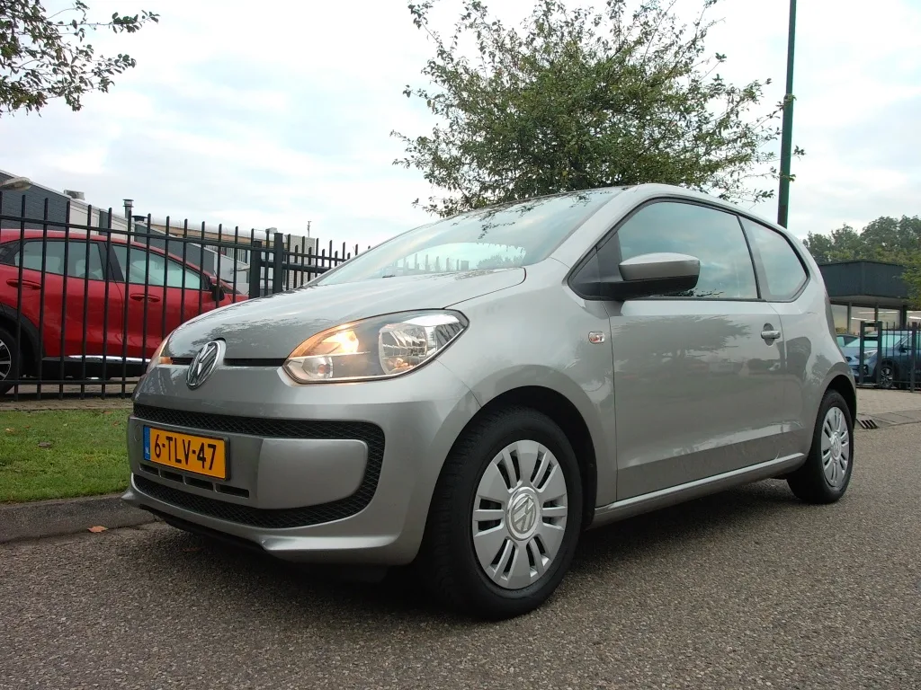 Volkswagen Up! (2014) — foto 1