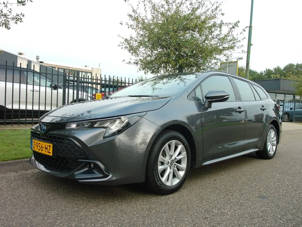 Toyota Corolla (2024) — foto 1