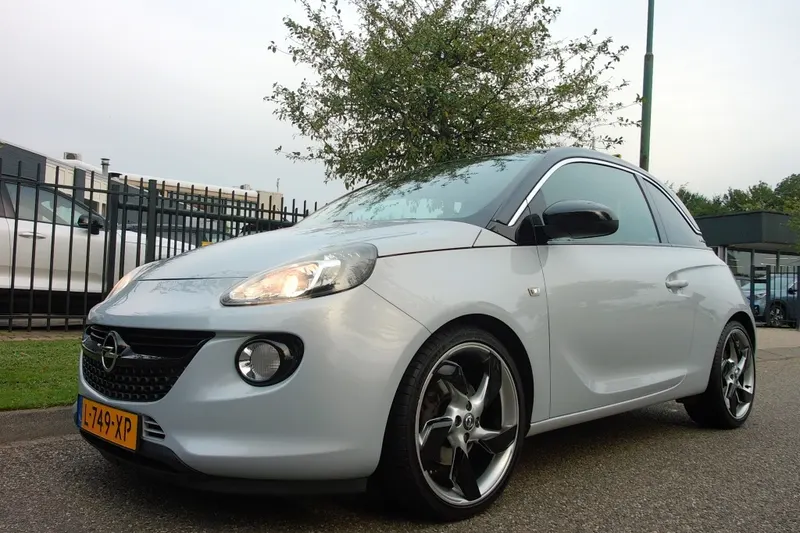 Opel Adam (2015)