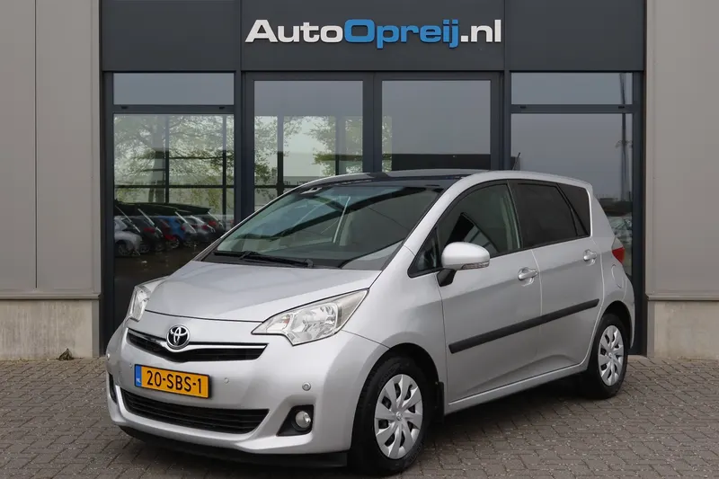 Toyota Verso S (2011)