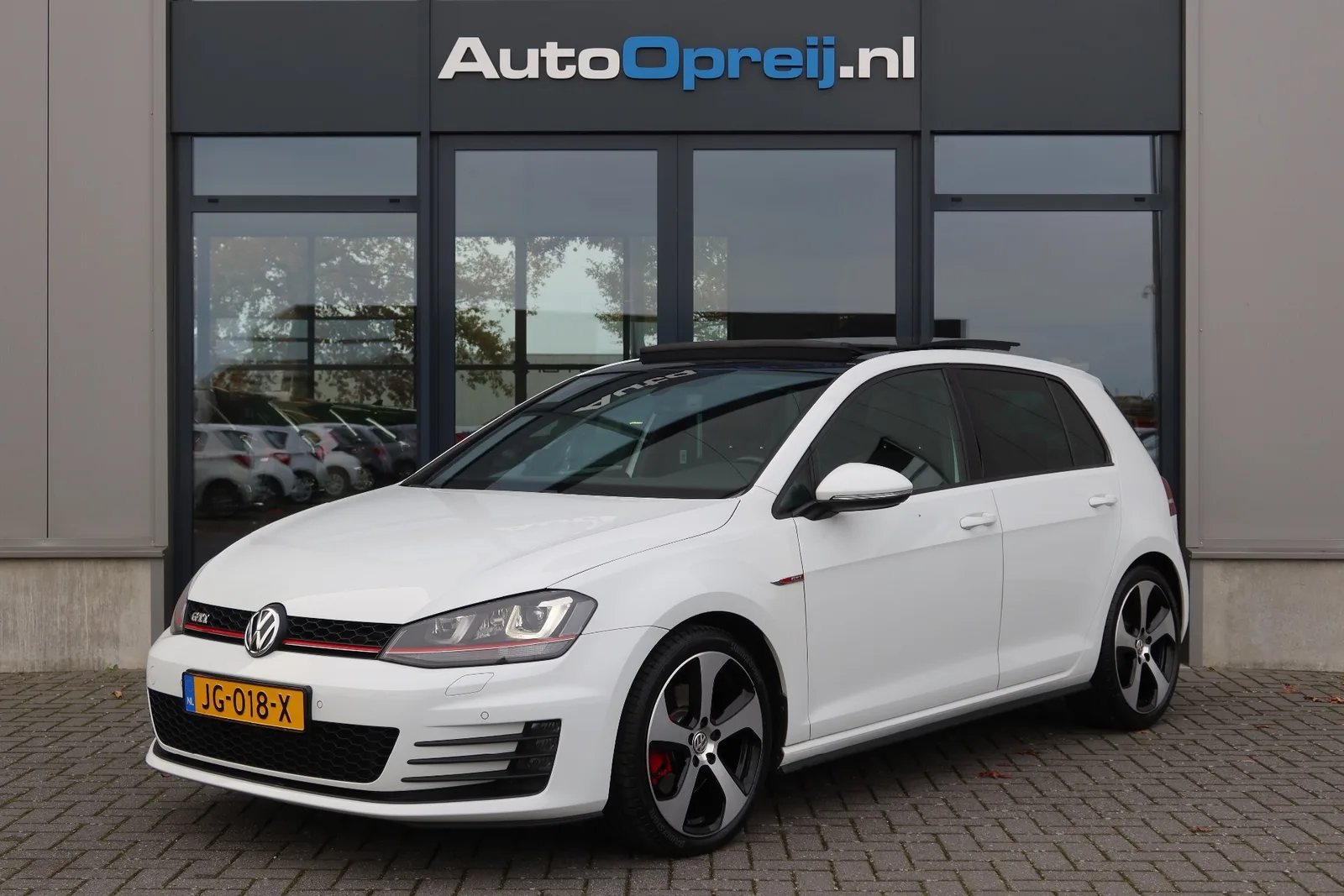Volkswagen Golf (2015) — foto 1