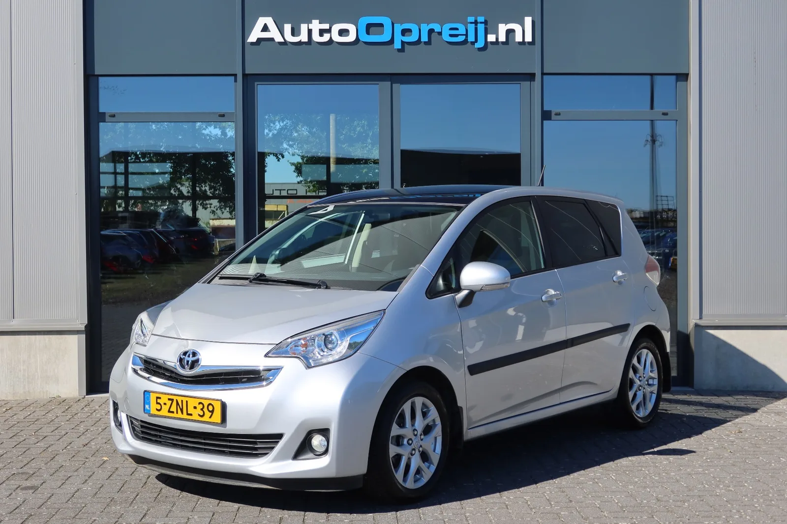 Toyota Verso (2015) — foto 1